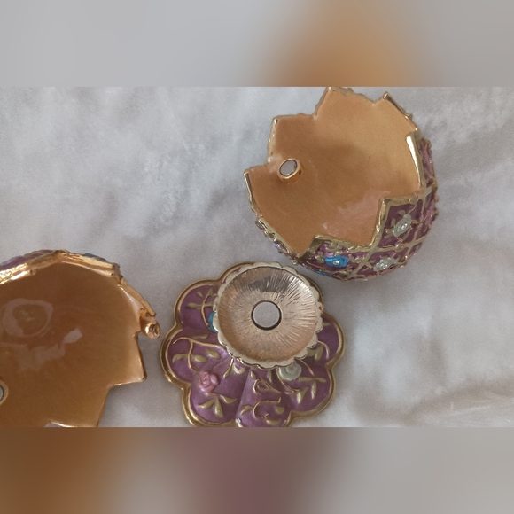 Vintage Decorative Pink and Gold Egg Trinket Box with Floral Accents - Picture 4 of 7